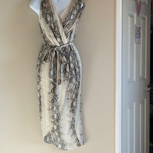 NWOT- Snakeskin cream colored sleeveless dress. XS
